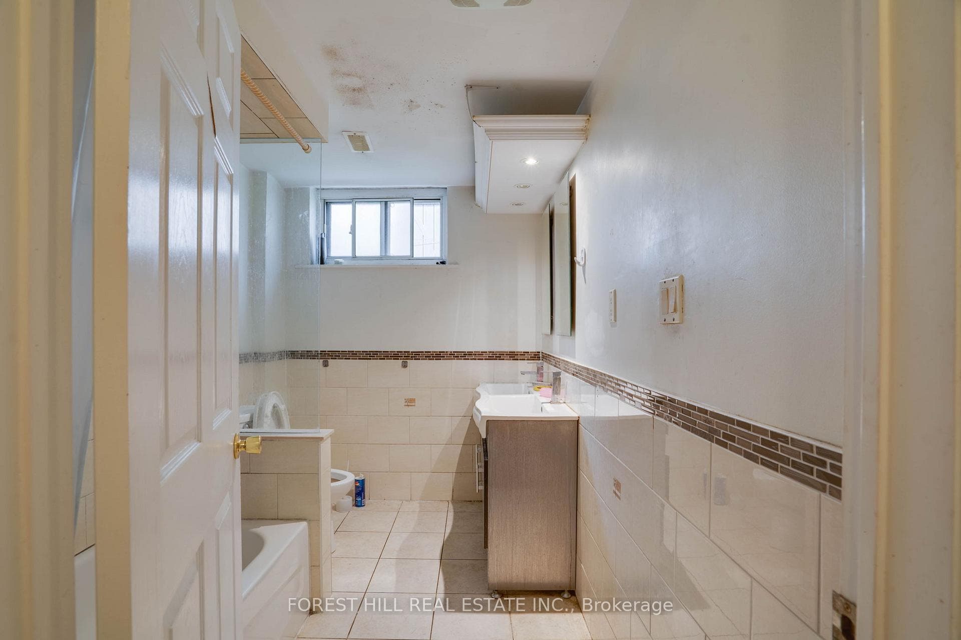 31 Danby Avenue photo 11