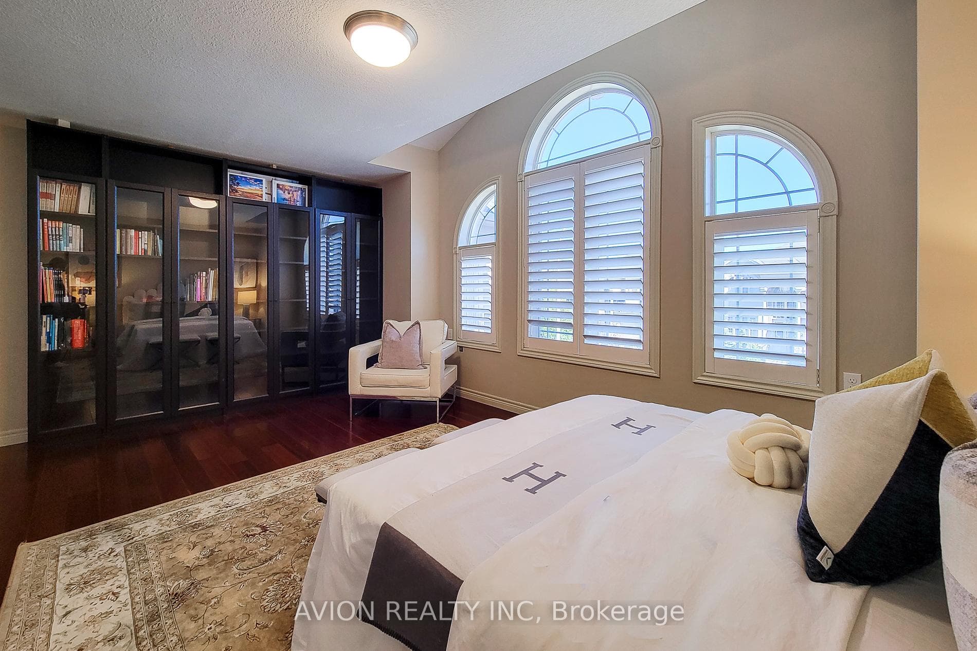 158 CHAMBERS Drive photo 34