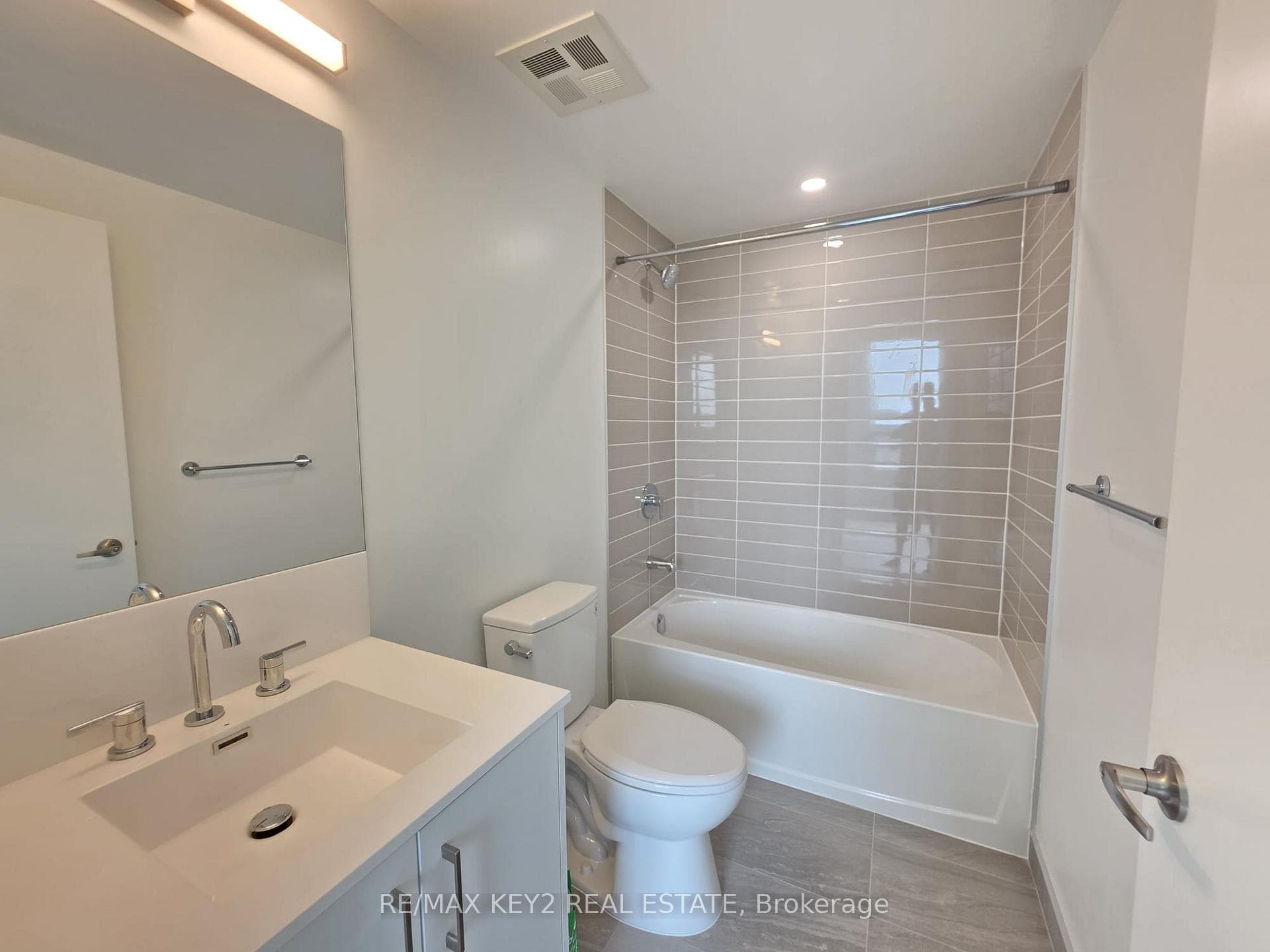 4010 Eglinton Avenue Unit 706 photo 8