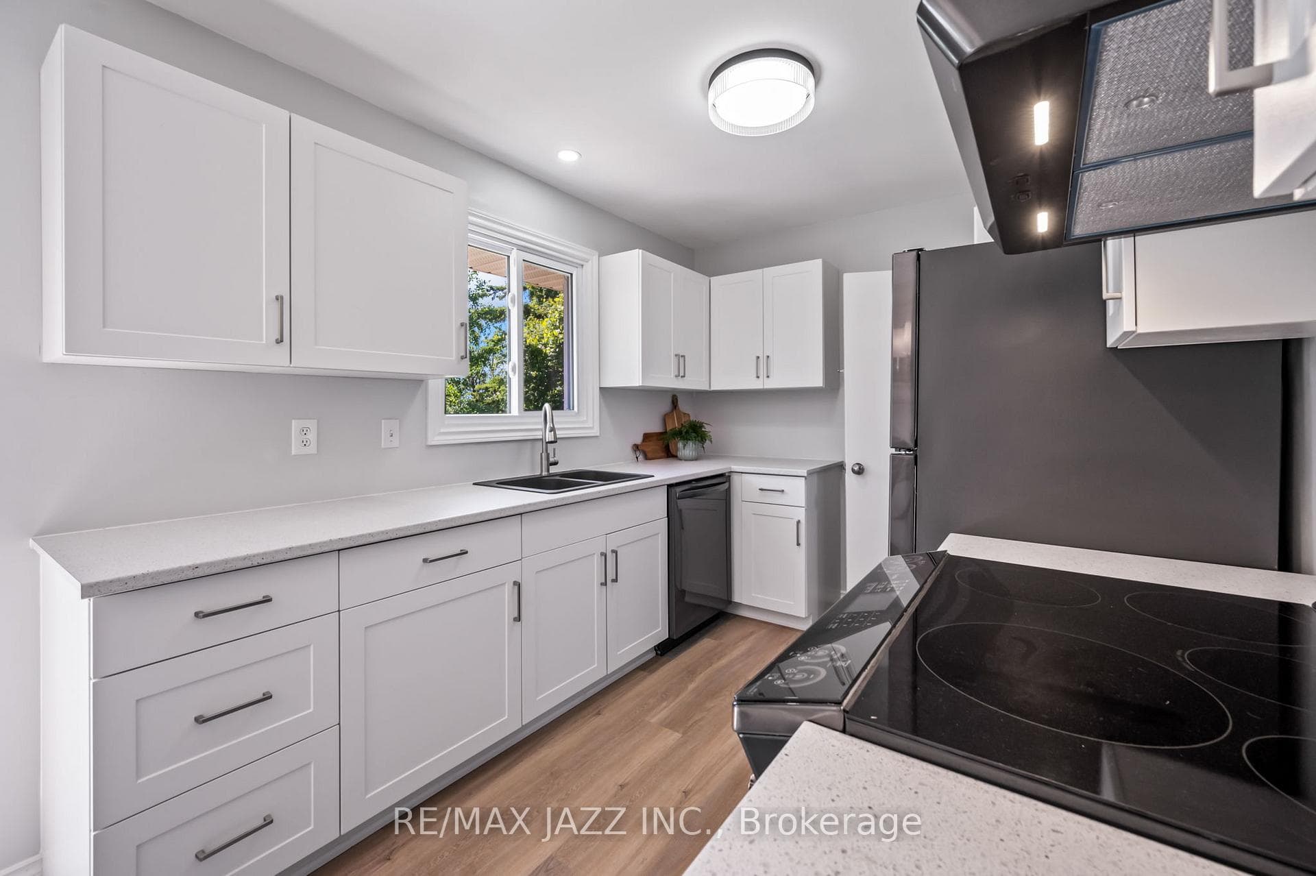 1341 Ontario Street photo 14