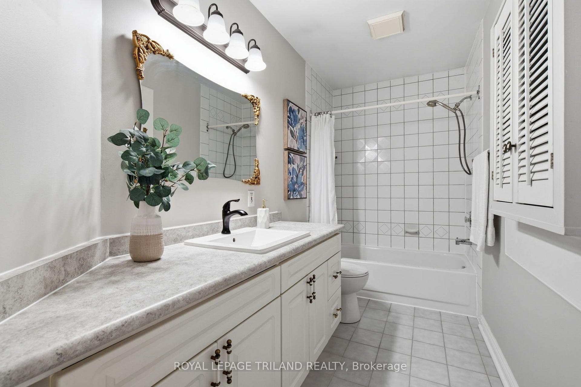 Main Bathroom