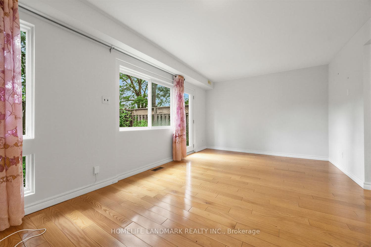 67 Godstone Road Unit 112 photo 11