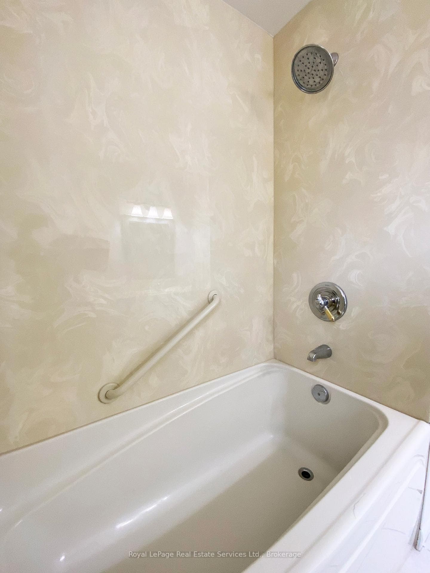 395 Erindale Drive photo 21