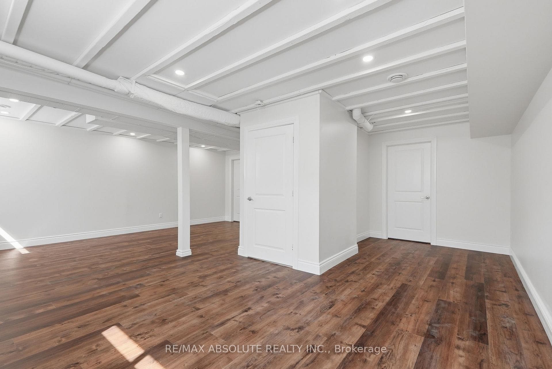 971 LEISHMAN Drive photo 29