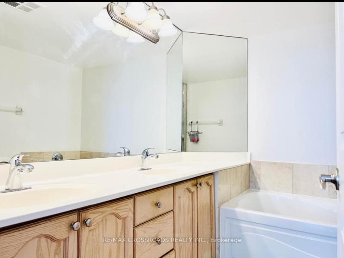 78 Harrison Garden Boulevard Unit 807 photo 10