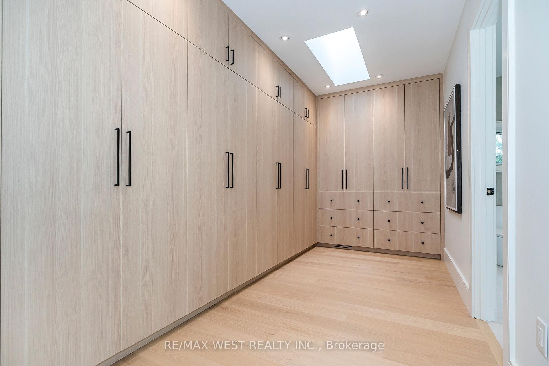 109 Hounslow Avenue photo 25