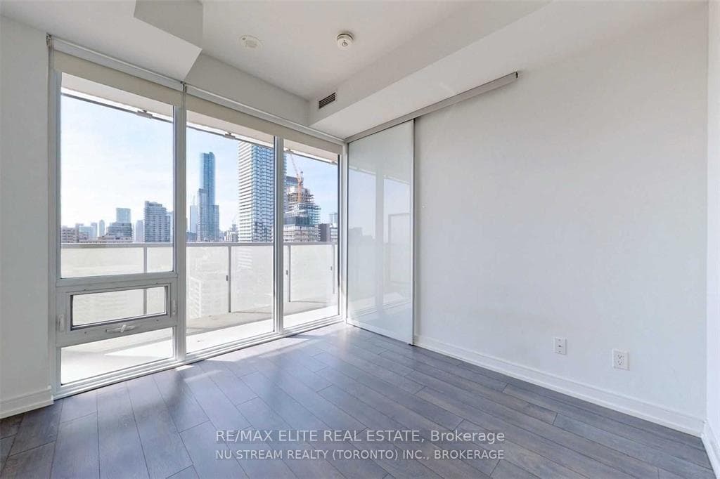 28 Wellesley Street Unit 2402 photo 10