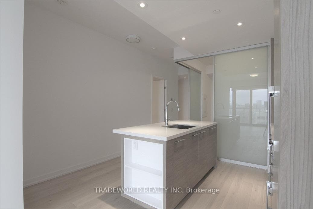 488 University Avenue Unit 2101 photo 7