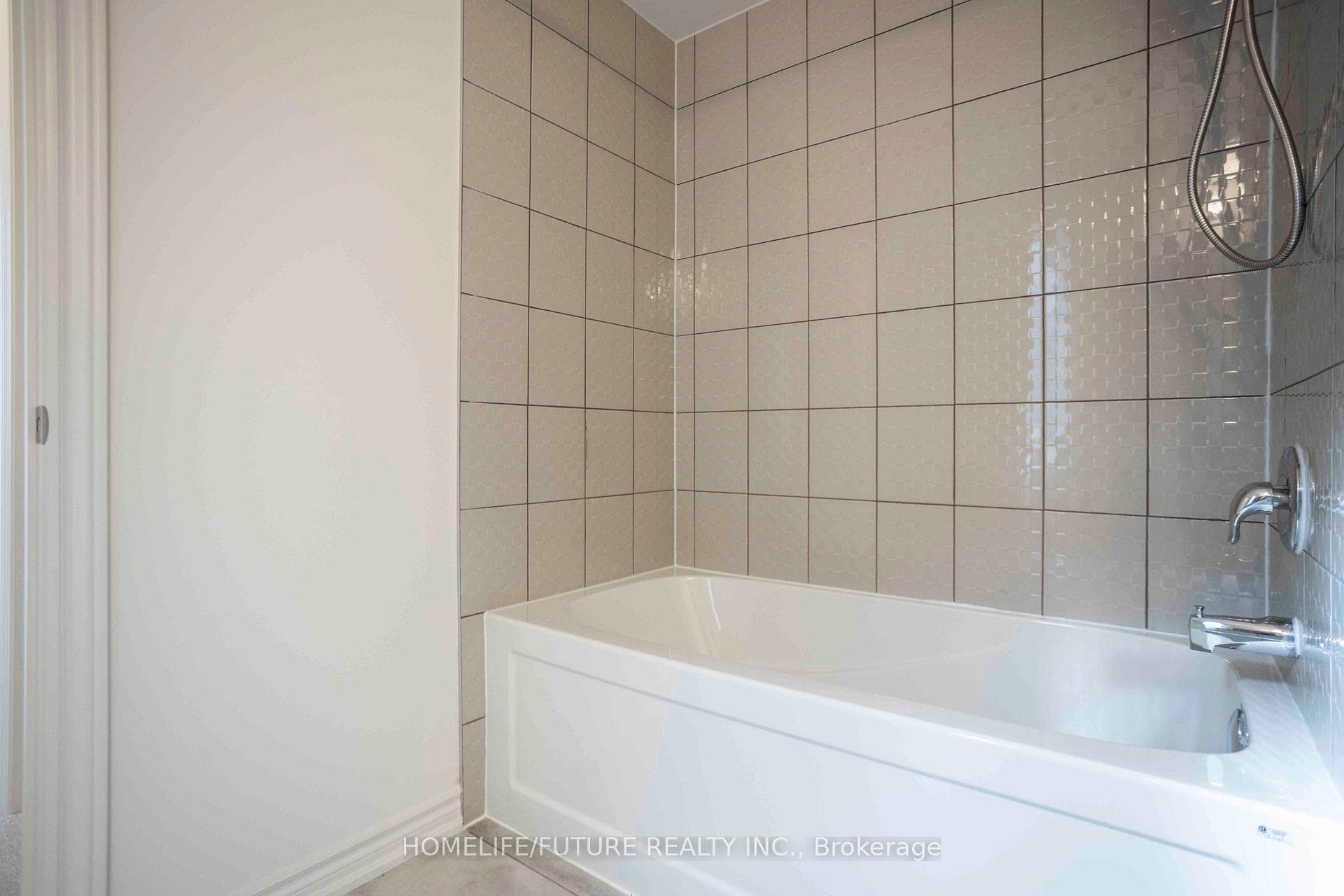 533 Trevor Street photo 21