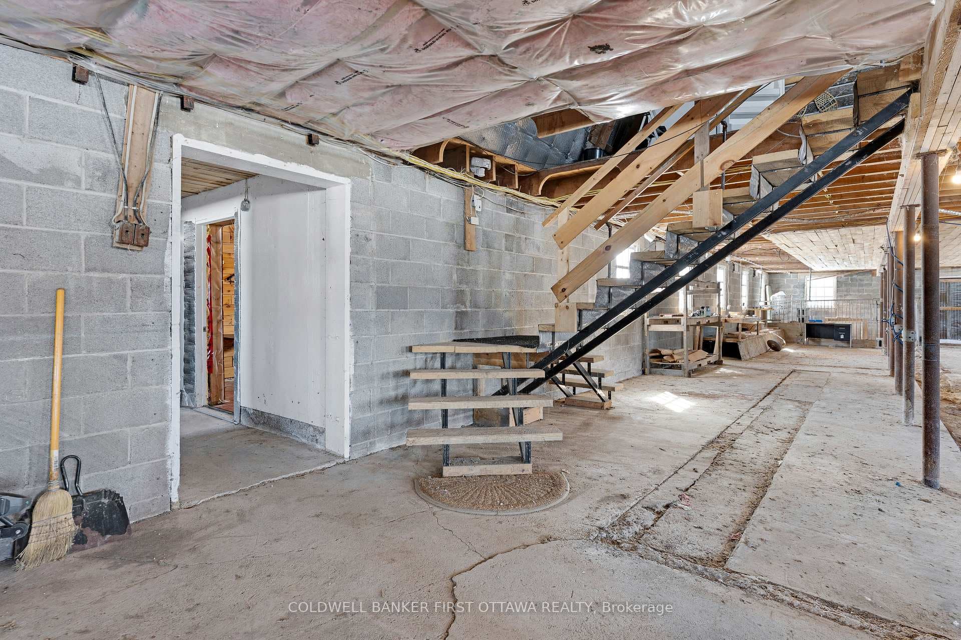 10248 Dixie Road photo 28