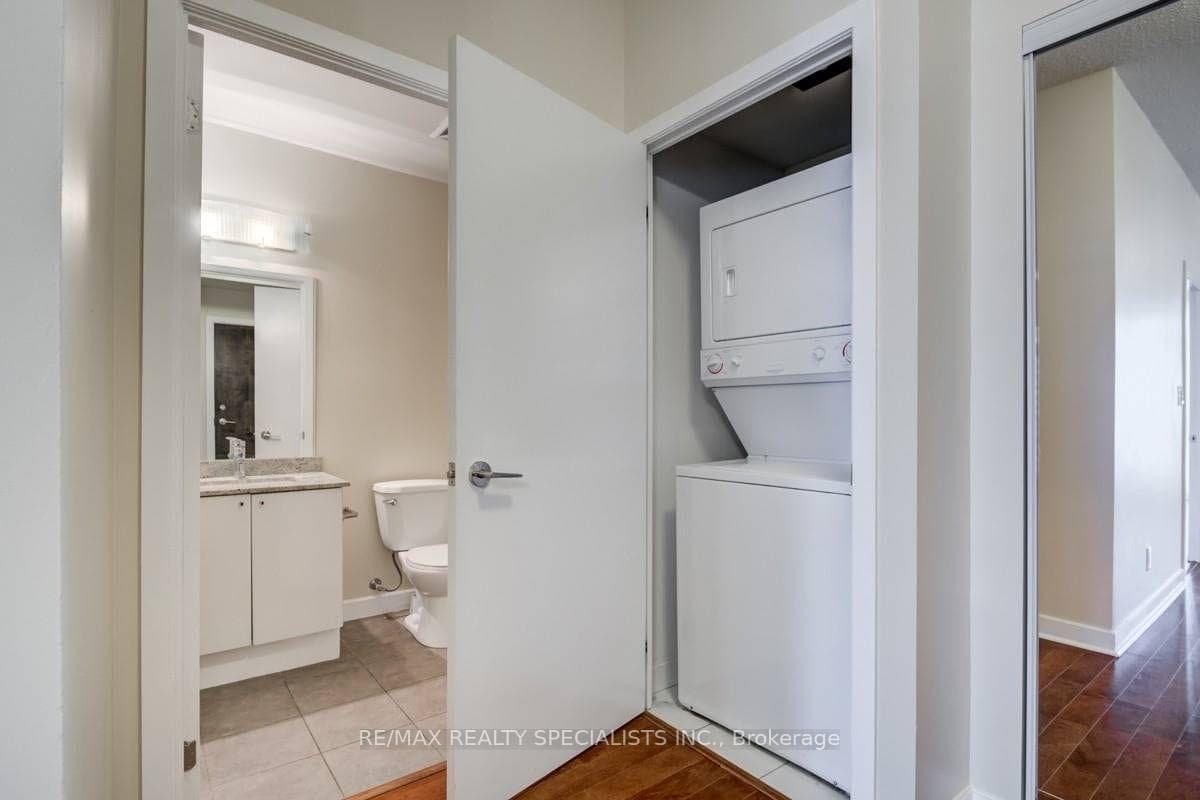 18 Harbour Street Unit 2111 photo 15