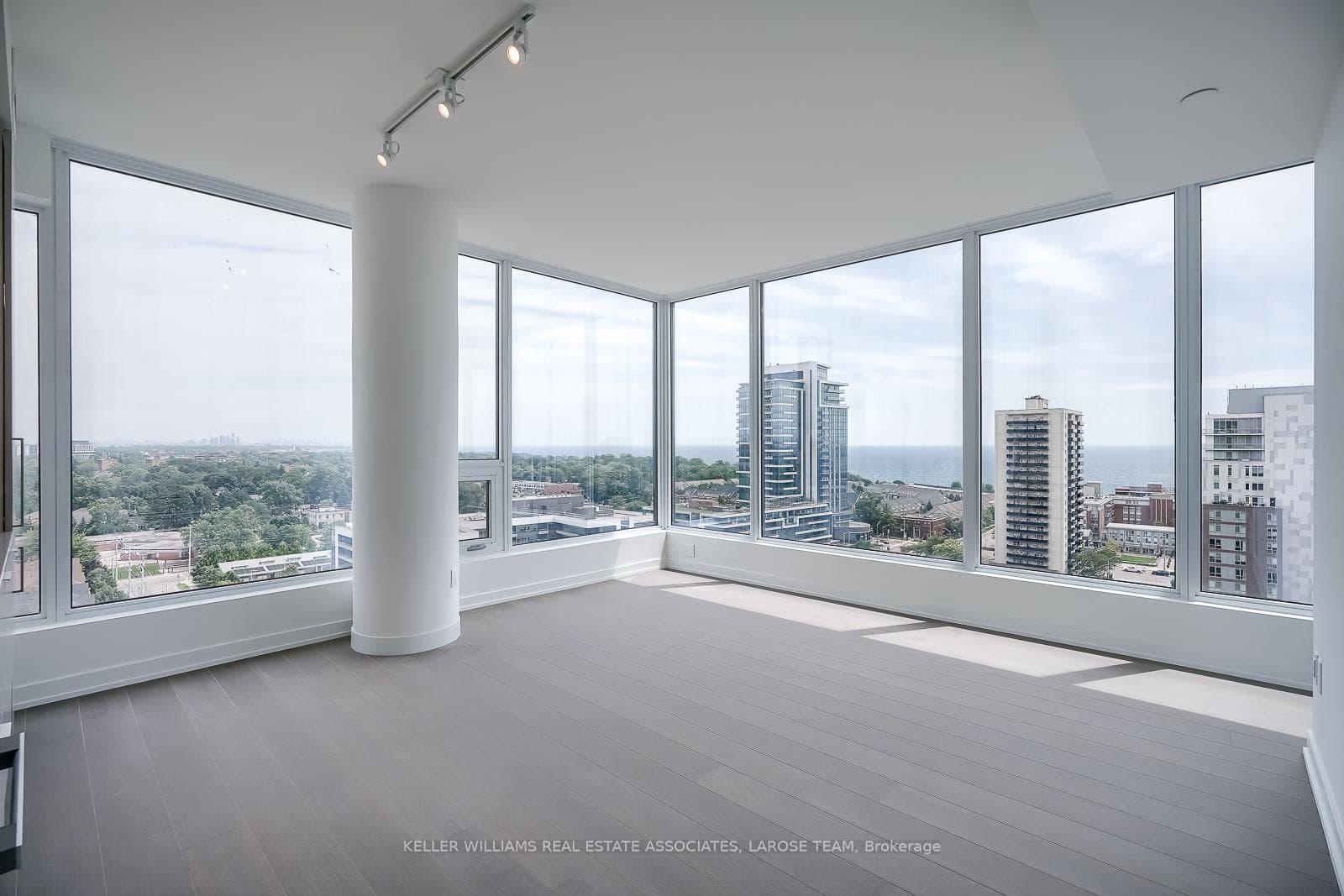 28 Ann Street Unit 1307 photo 3