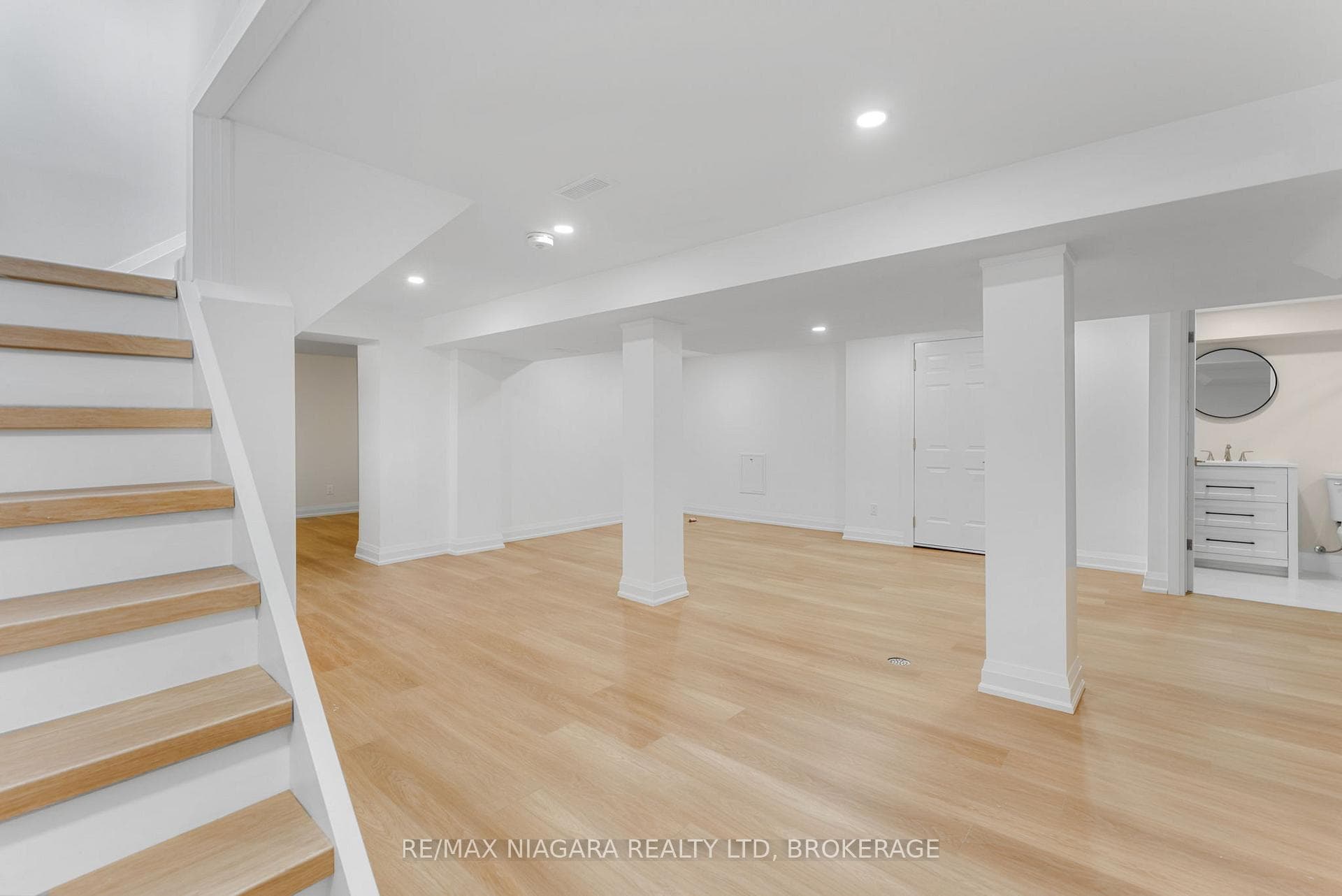 10 West Hampton Road photo 24