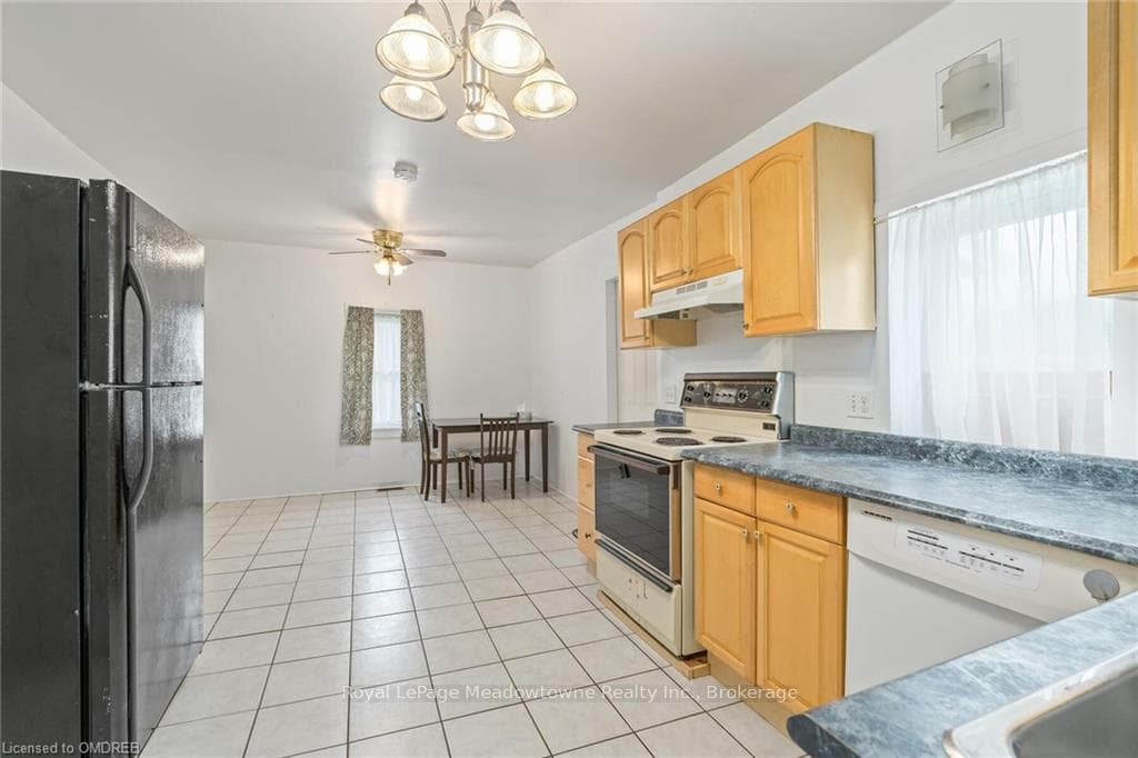 84 WELLINGTON Street photo 12