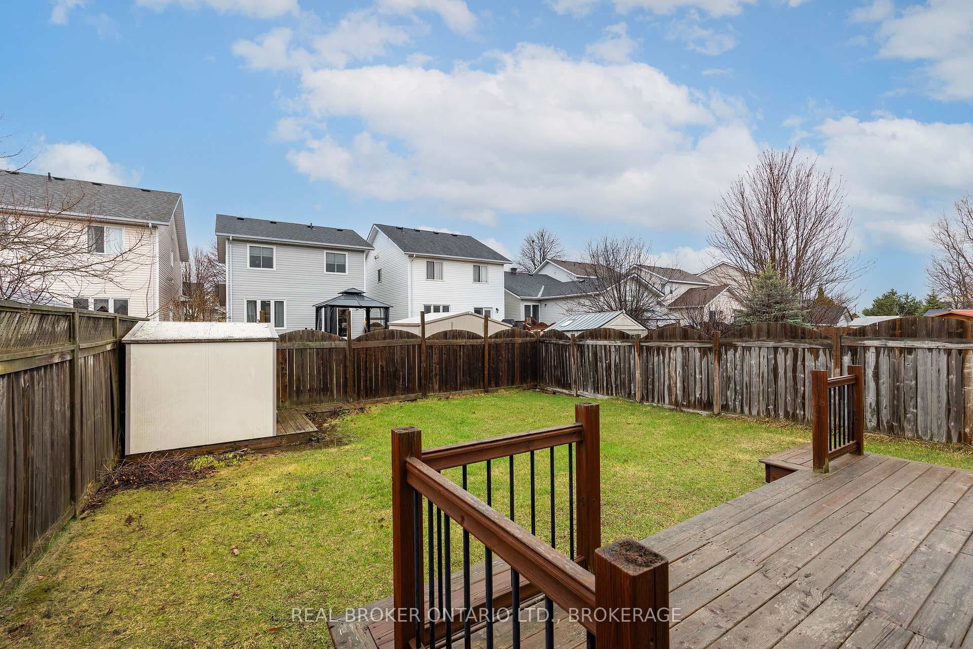 942 Bluffwood Avenue photo 38