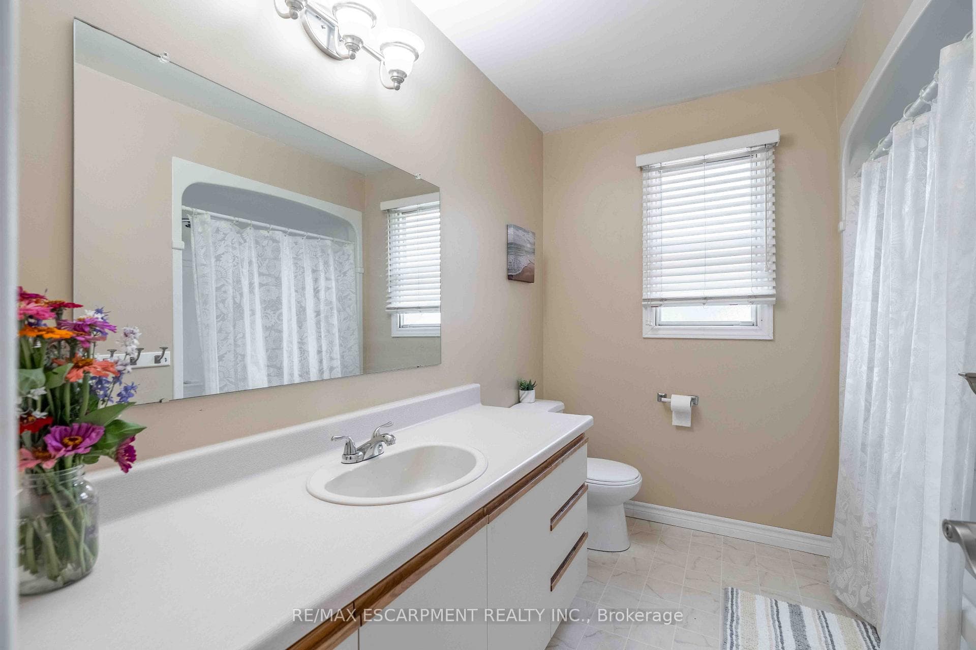 54 SELKIRK Street photo 27