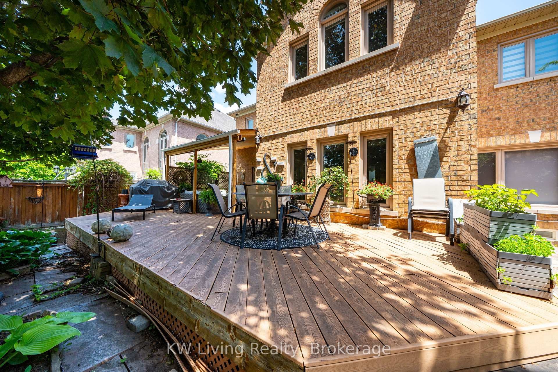 76 Silver Rose Crescent photo 48