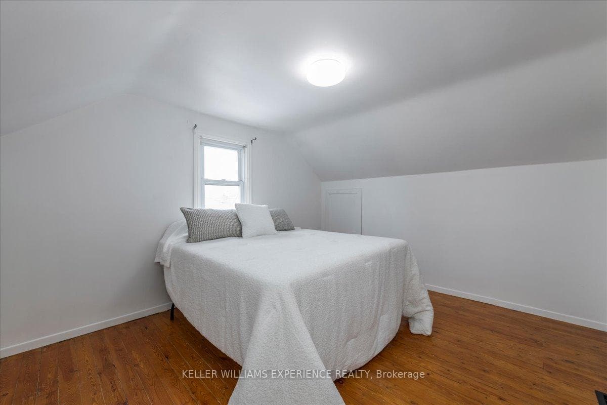 116 Huronia Road photo 18
