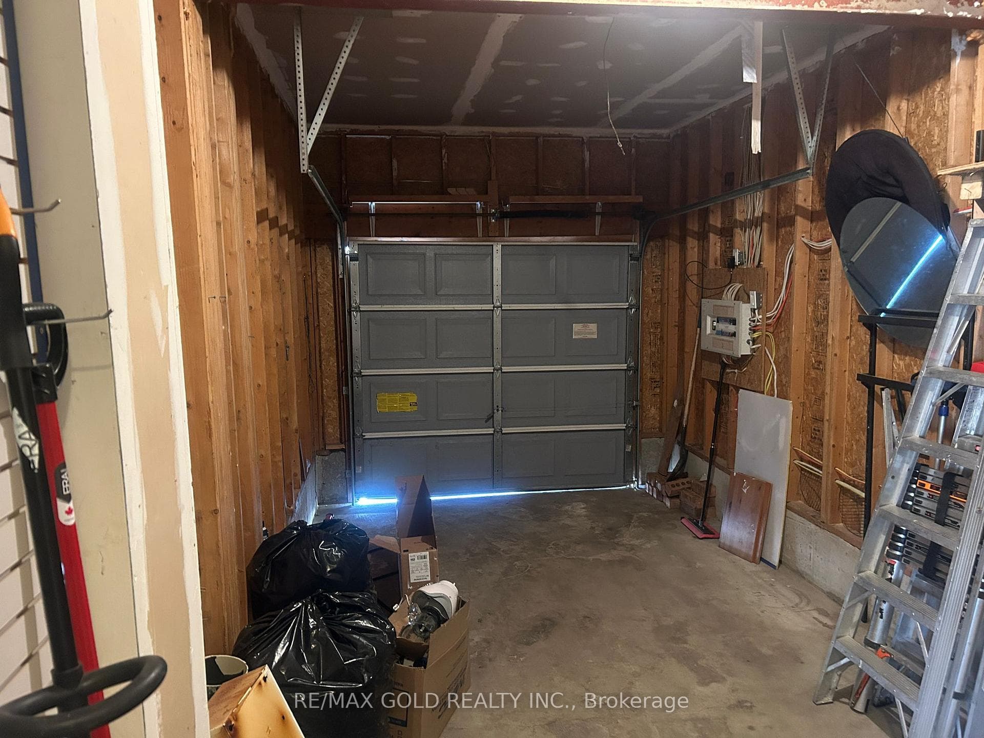 283 Newport Drive Unit Upper Level photo 22