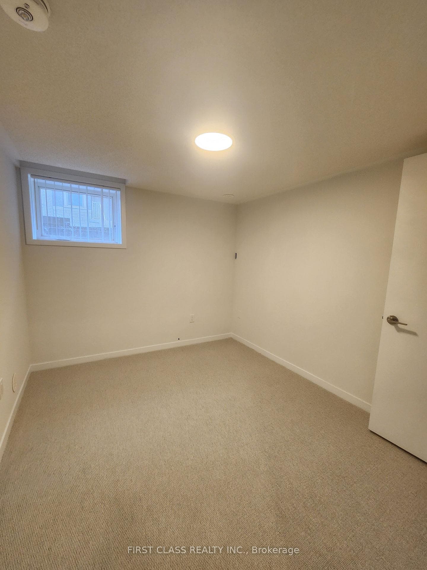 140 Honeycrisp Crescent Unit 290 photo 12
