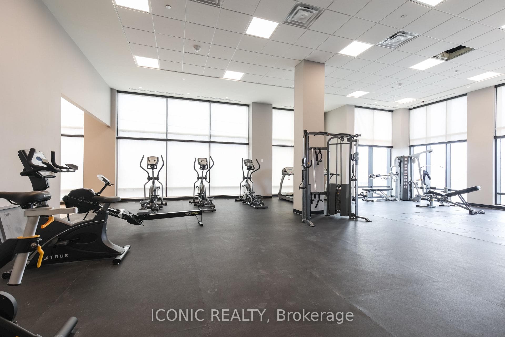 681 Yonge Street Unit 525 photo 12