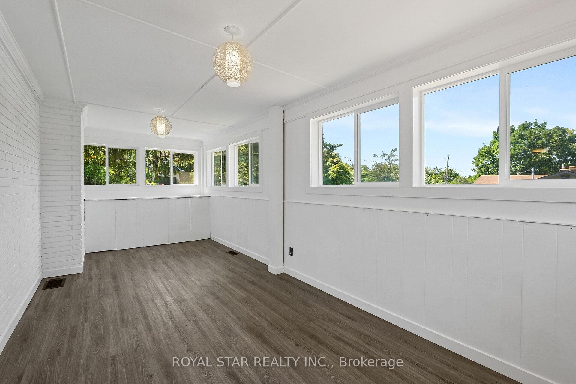 10 Delong Drive photo 16