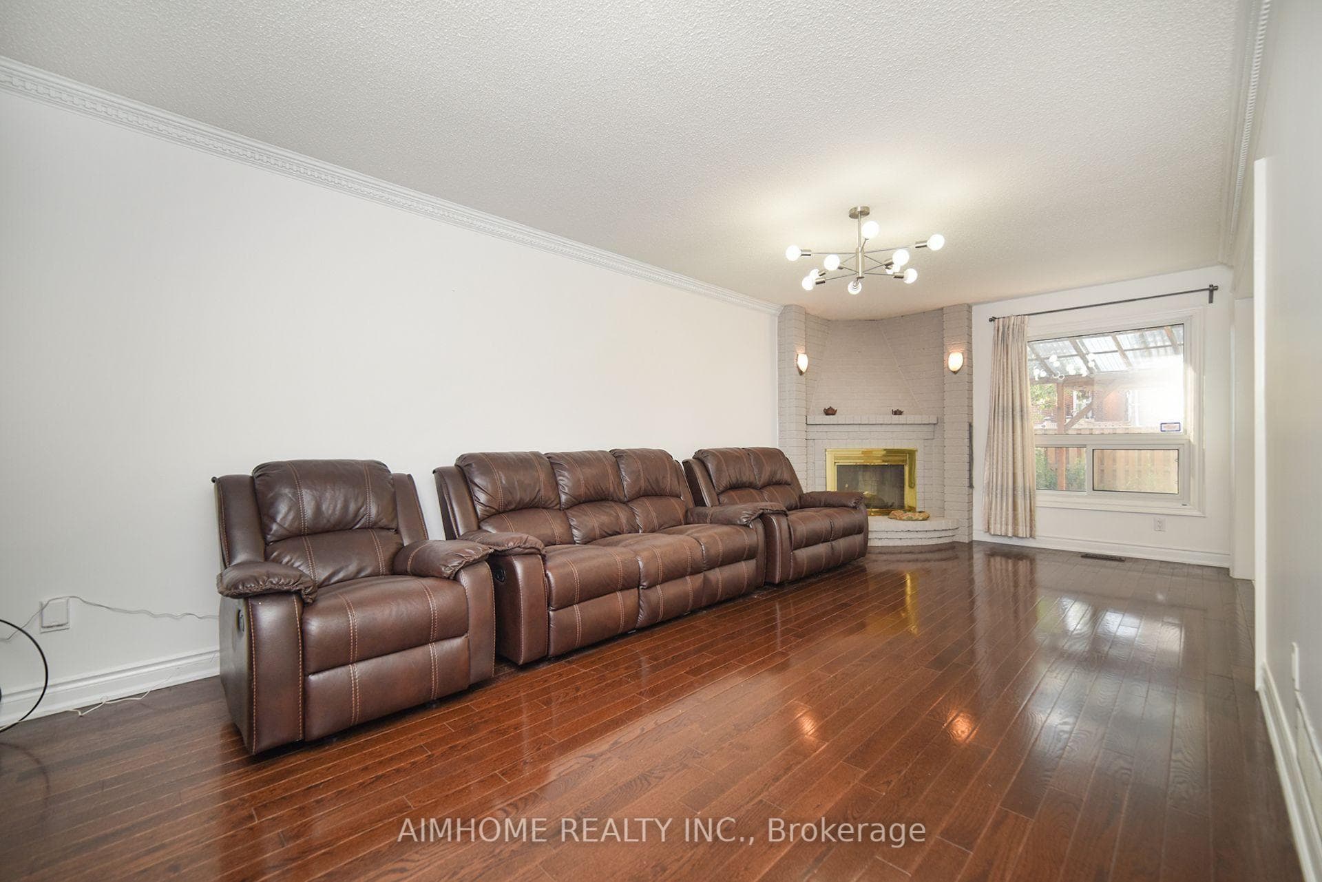 213 Hupfield Trail photo 16