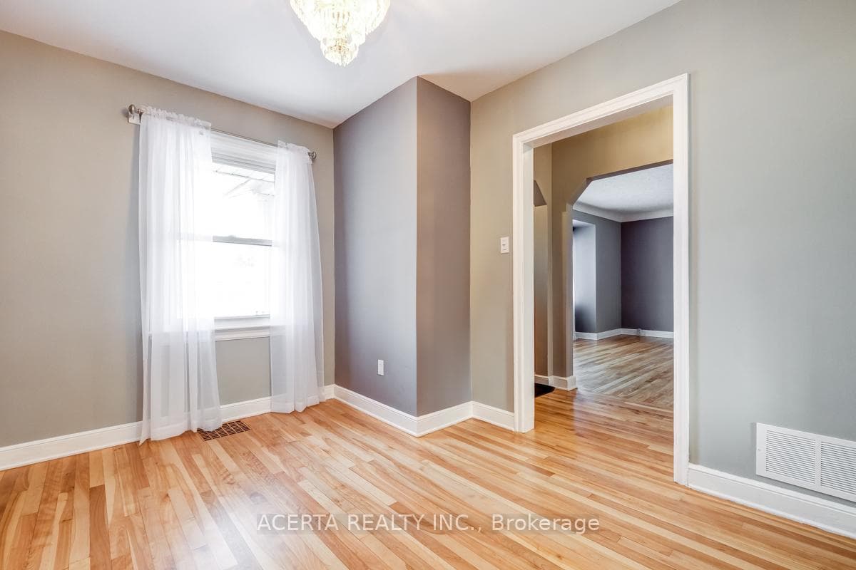 88 Meadowlands Drive photo 2