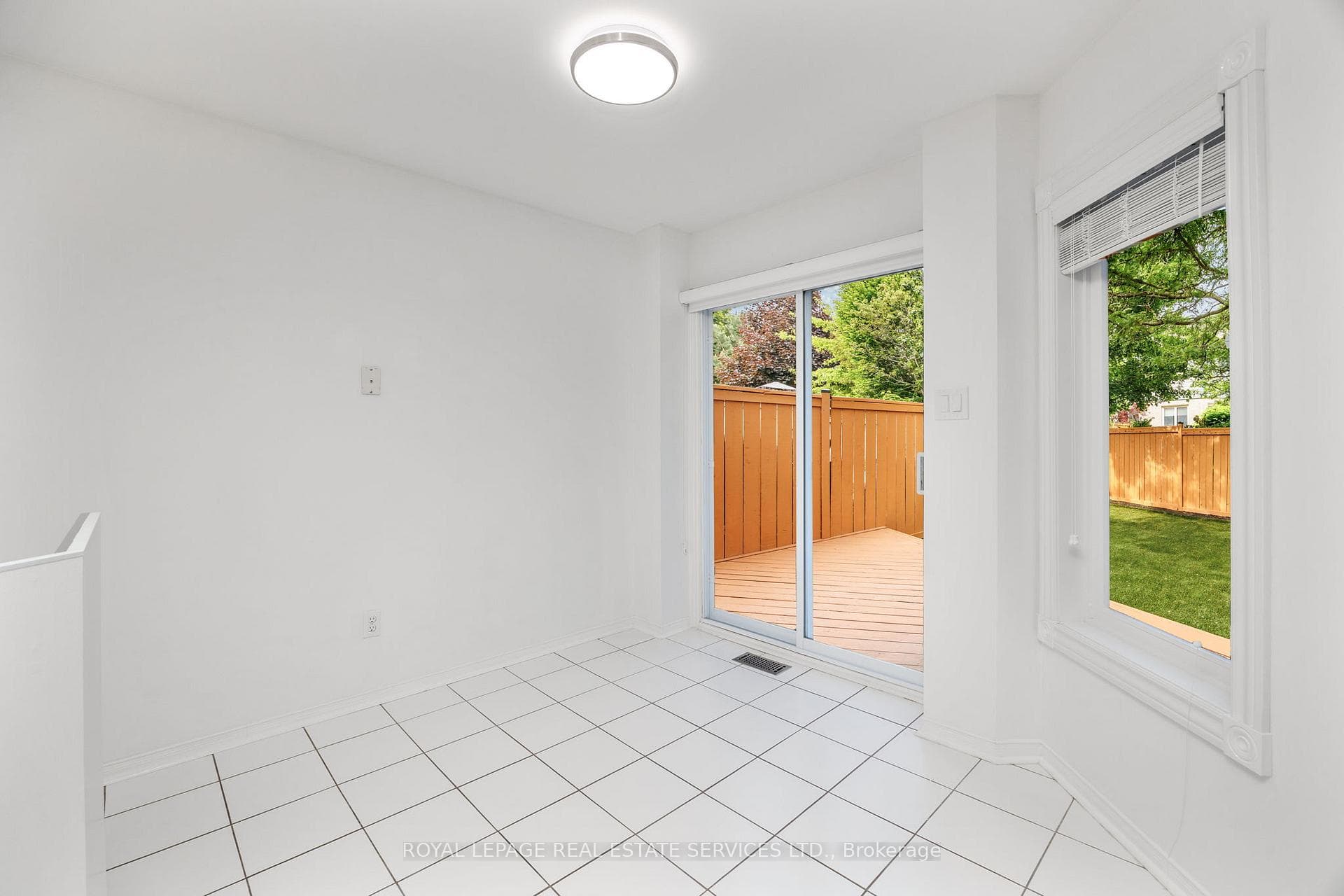 1141 Westview Terrace photo 8