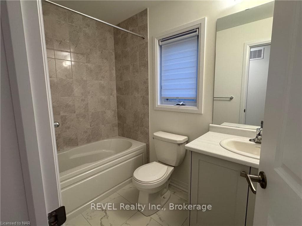 239 PORT Crescent photo 35