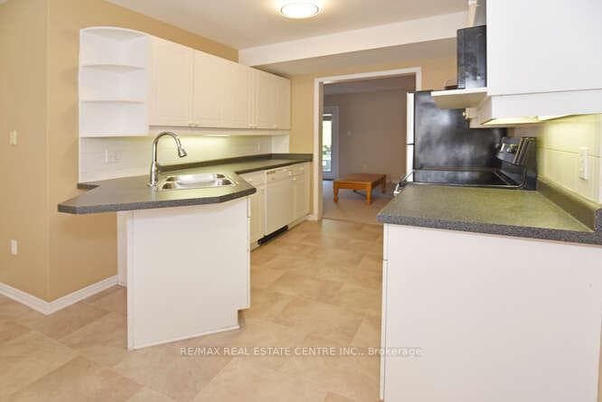 20 Kernohan Parkway Unit 30 photo 8