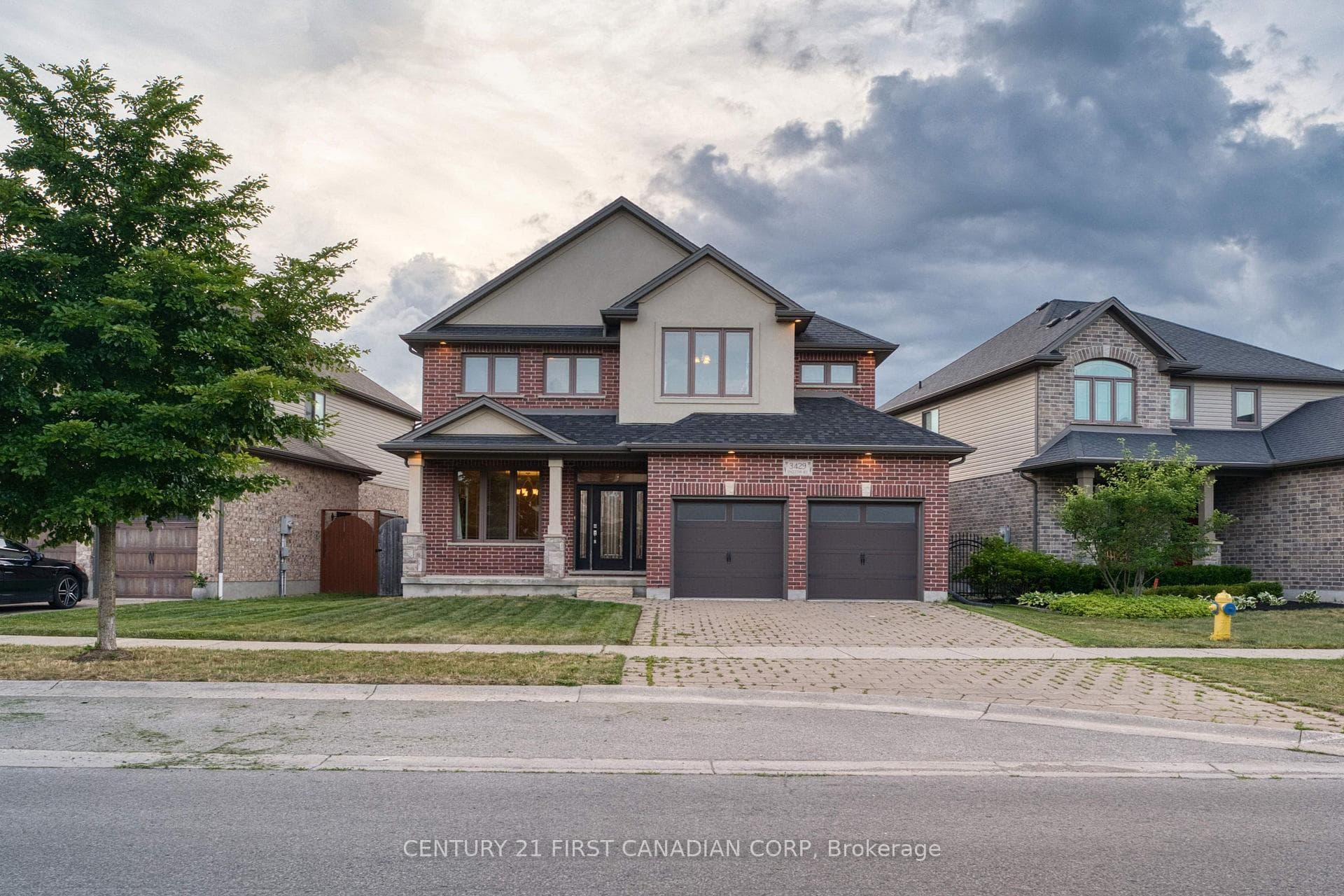 3429 Singleton Avenue photo 1
