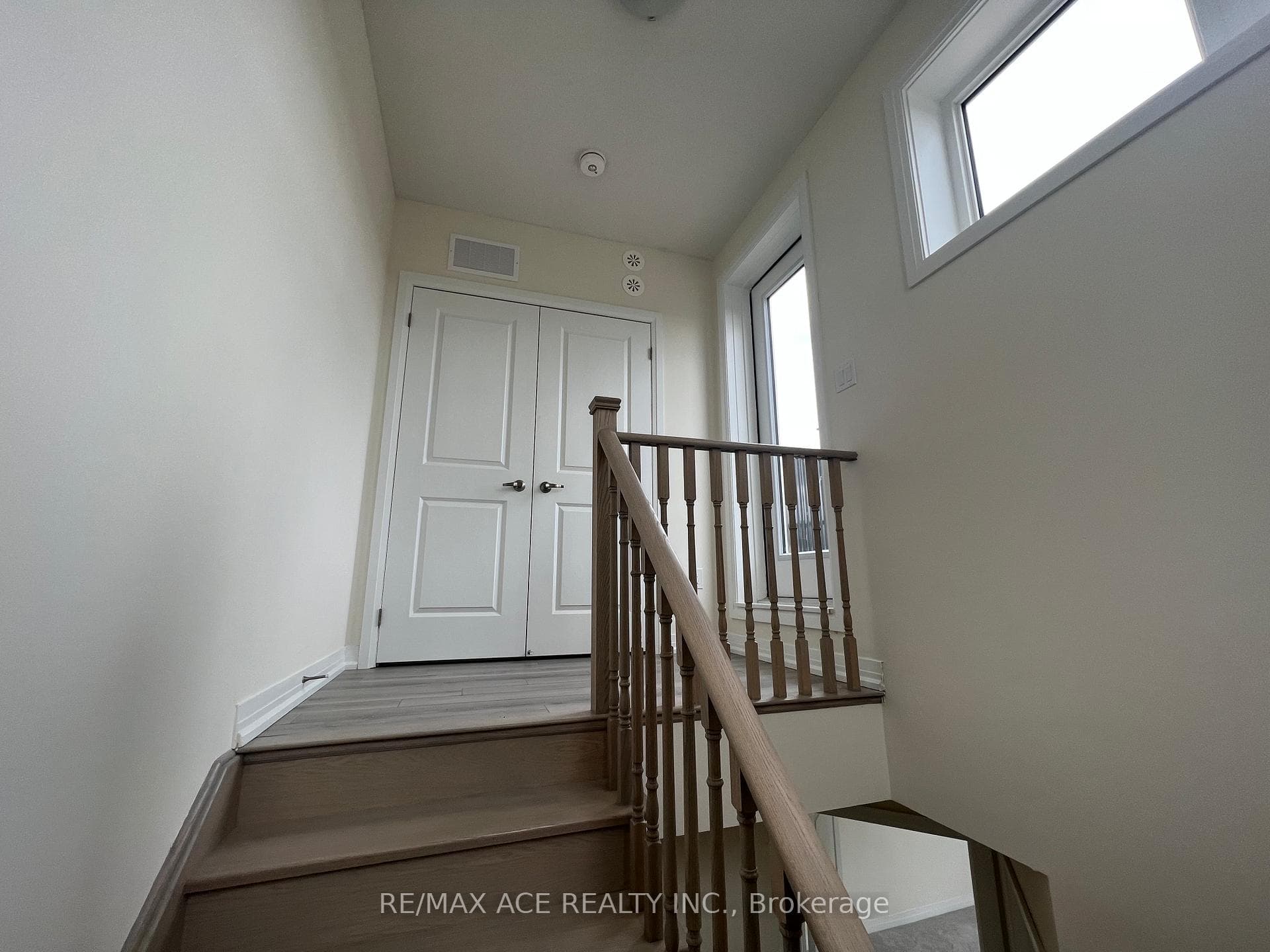245 Mclevin Avenue Unit 23 photo 16