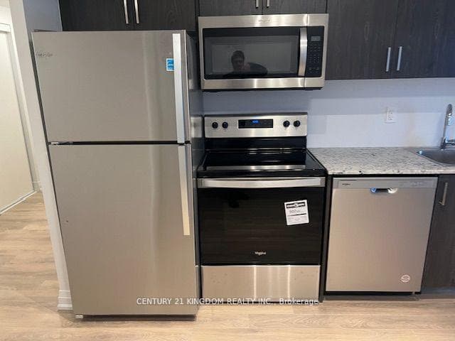 20 Meadowglen Place Unit 1010 photo 6
