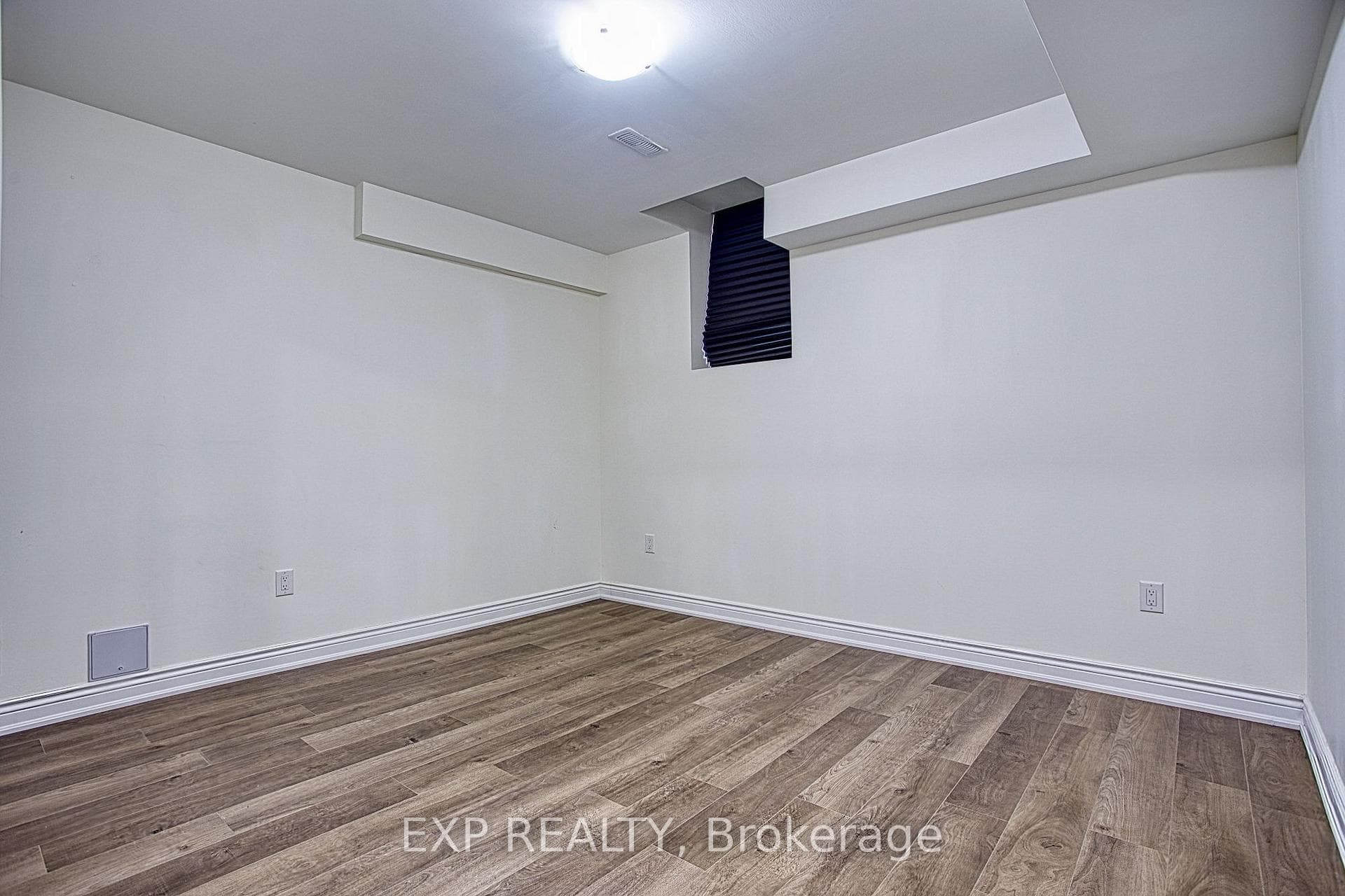 15 Riley Avenue Unit Lower photo 9