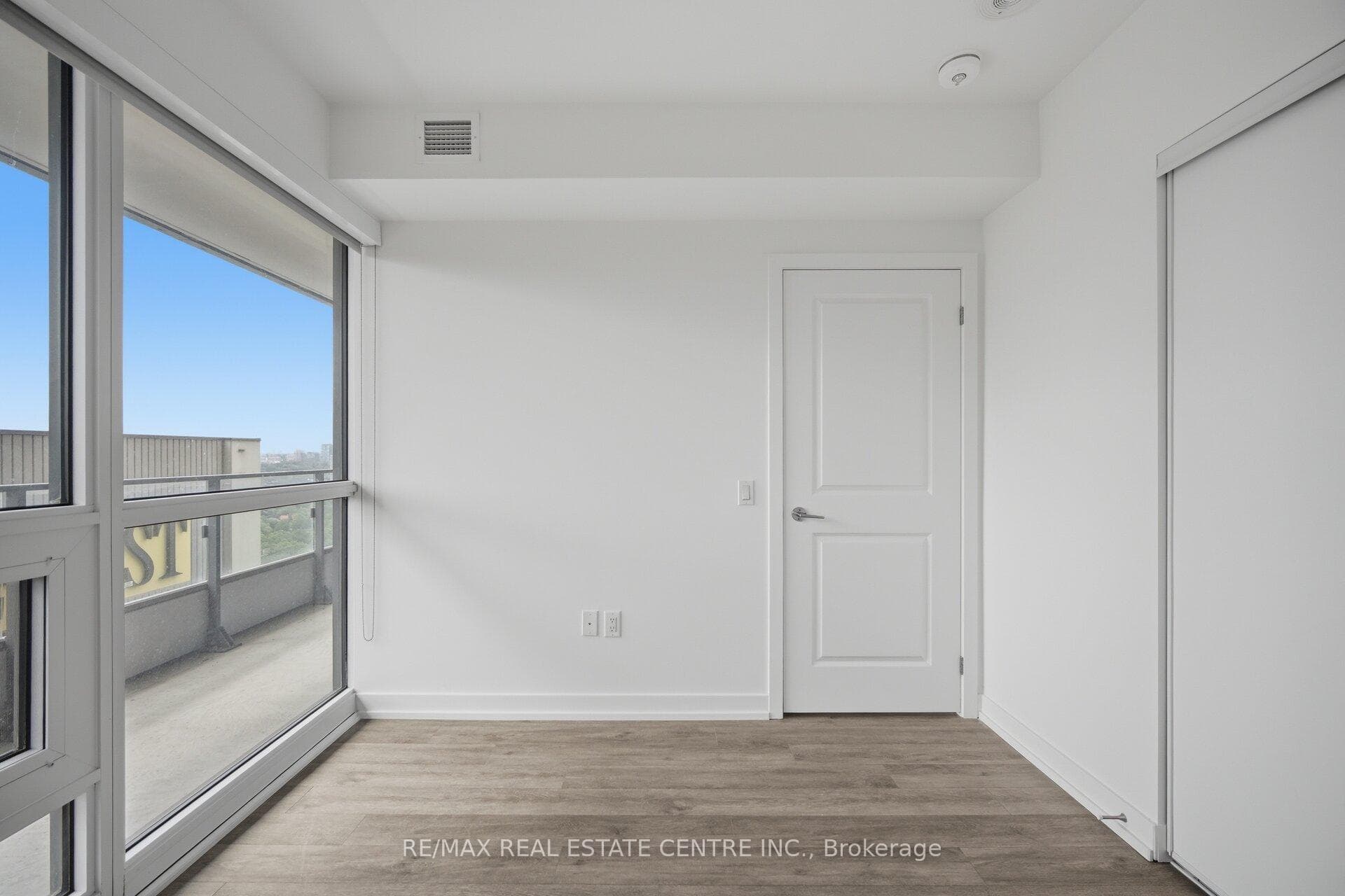 395 Bloor Street Unit 2503 photo 44
