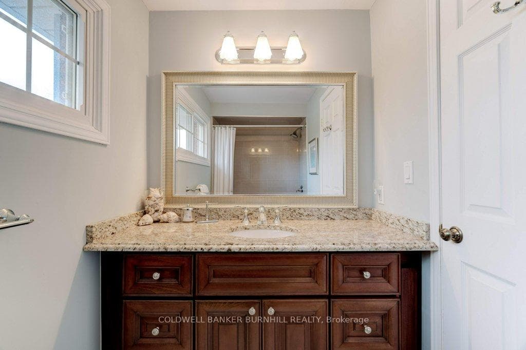 2251 Mansfield Drive photo 32