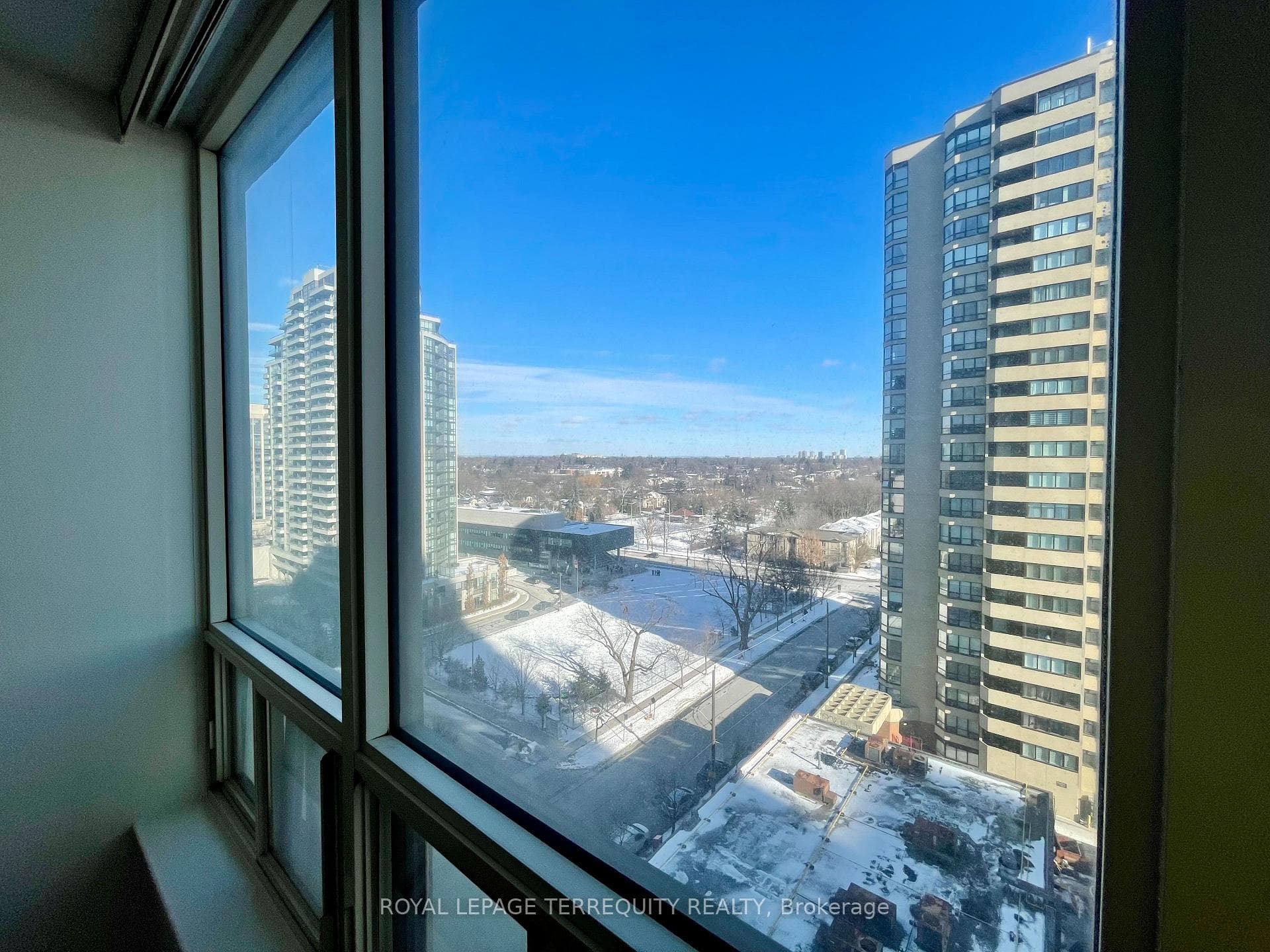 30 Greenfield Avenue Unit 1105 photo 18