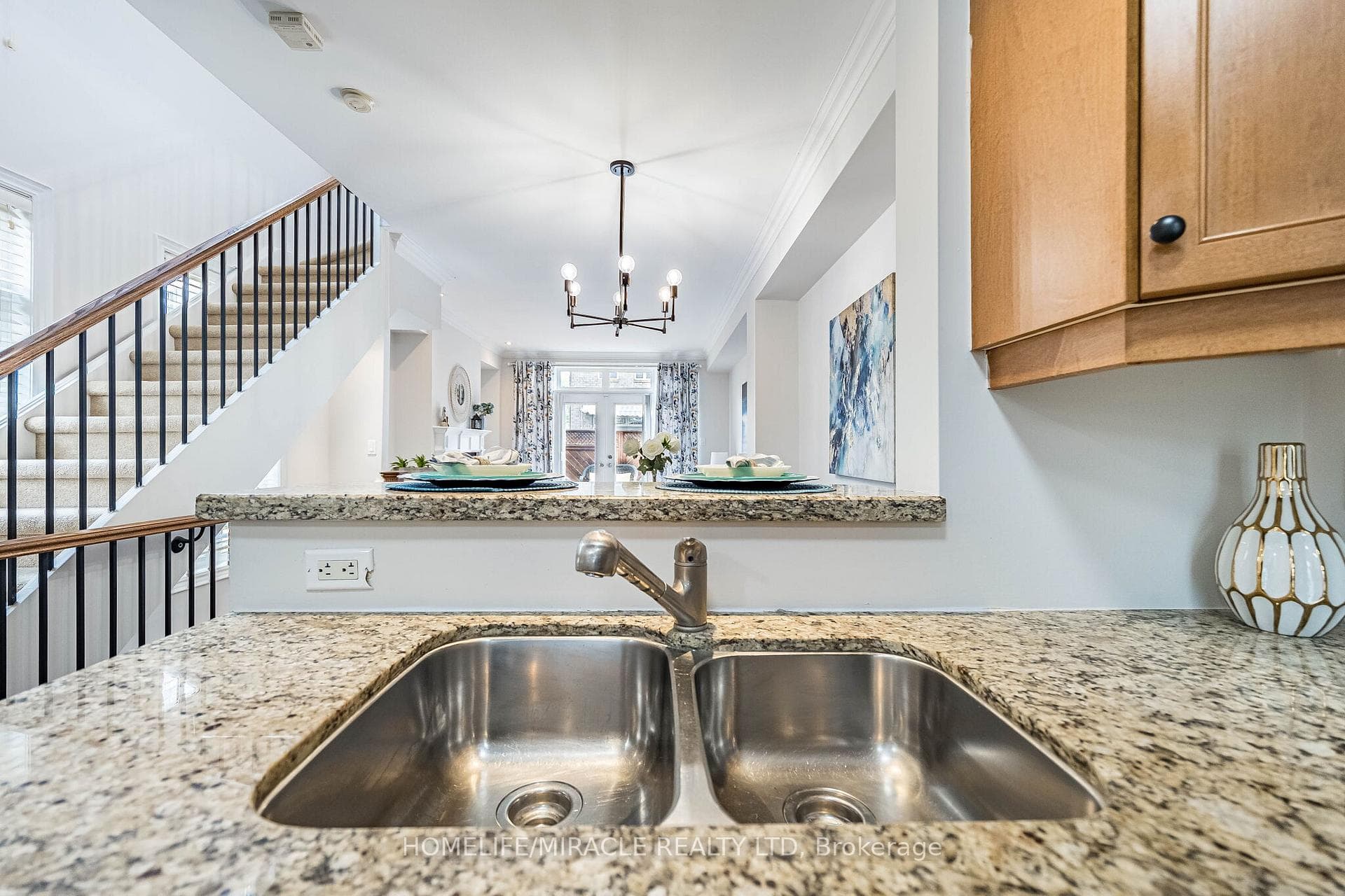 265 Van Dusen Boulevard Unit 1 photo 24