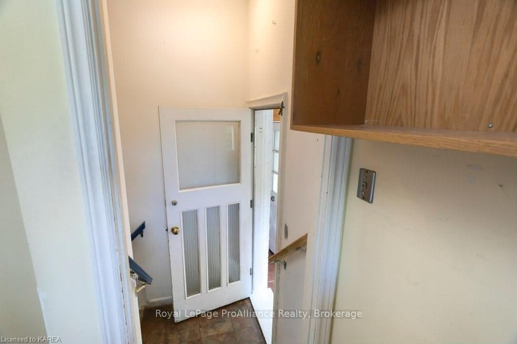223 YONGE Street photo 22