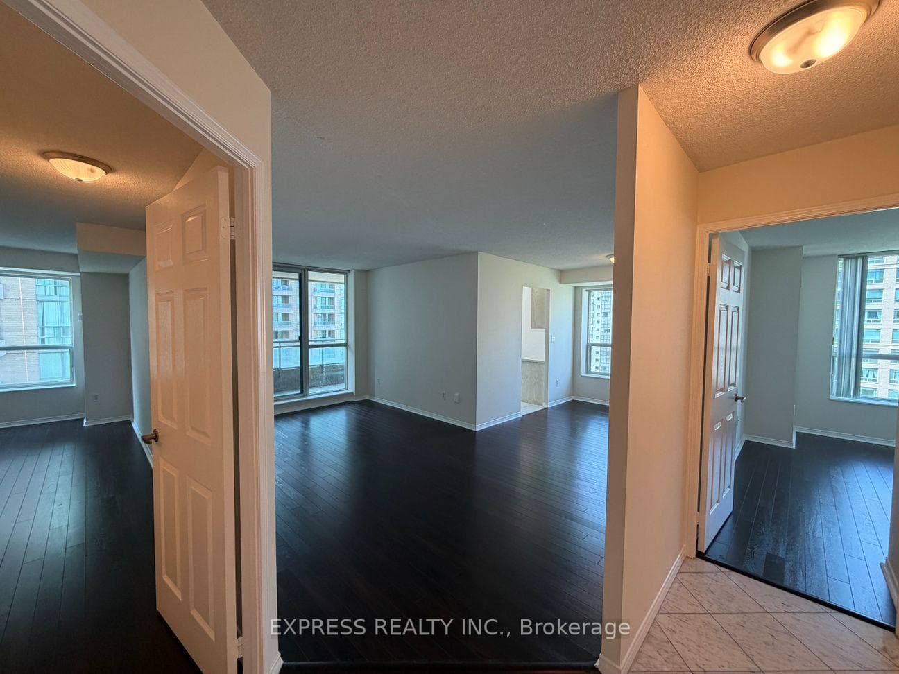 29 Pemberton Avenue Unit 903 photo 1