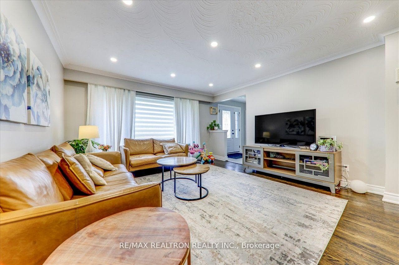 48 Bainhart Crescent Unit Main photo 12