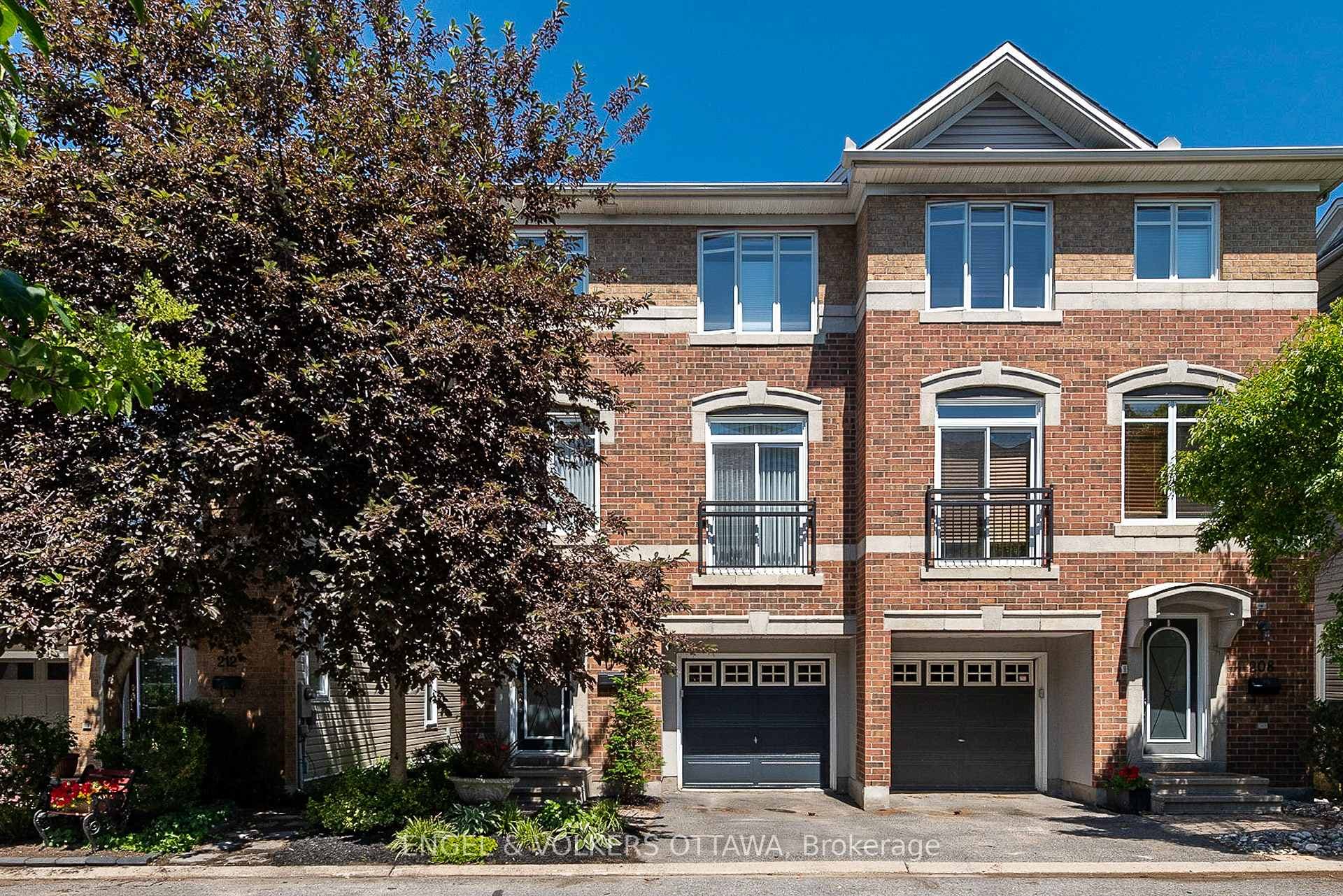 210 West Village Private photo 1
