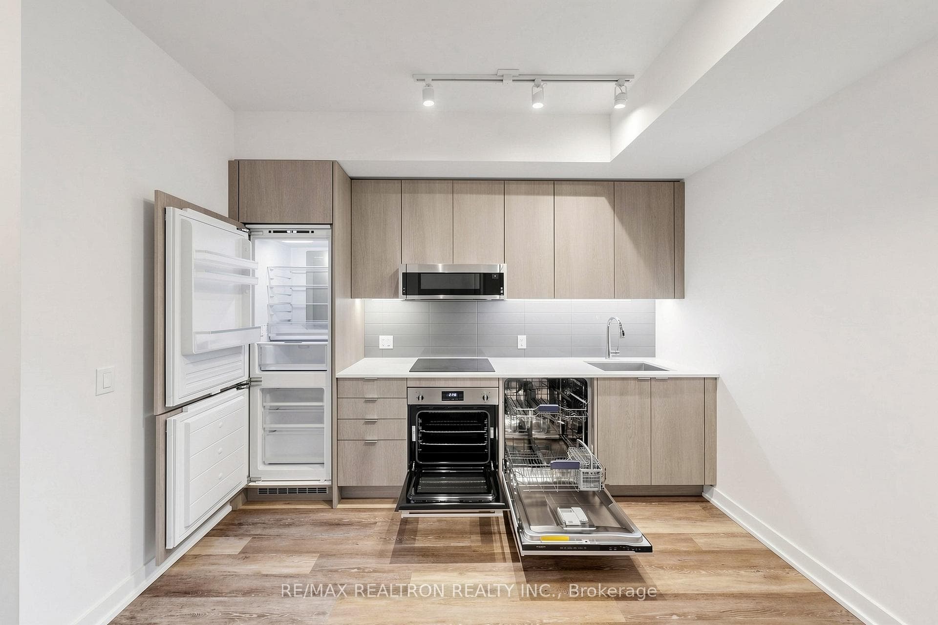 250 Lawrence Avenue Unit 701 photo 15