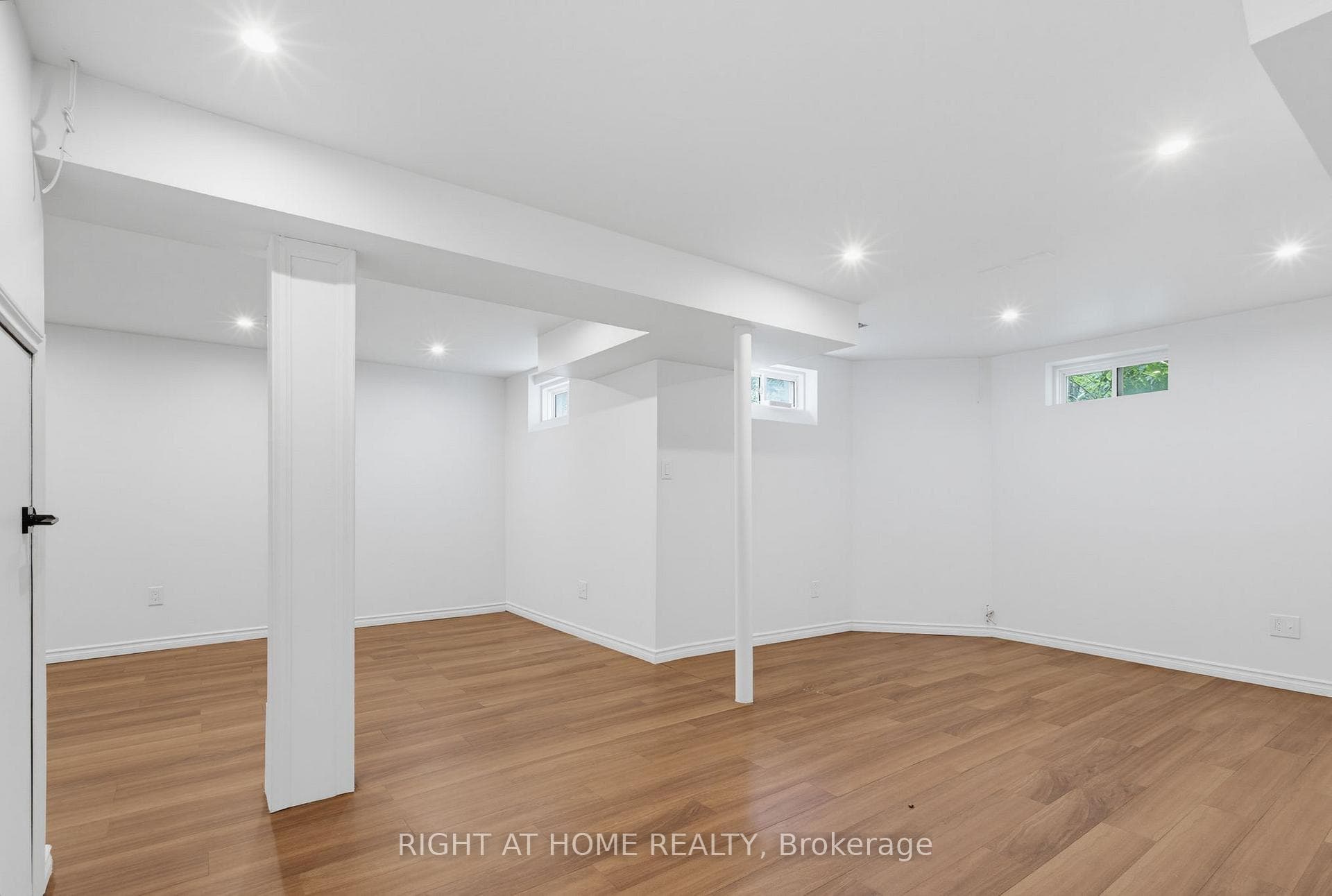 1087 Augustus Drive photo 40
