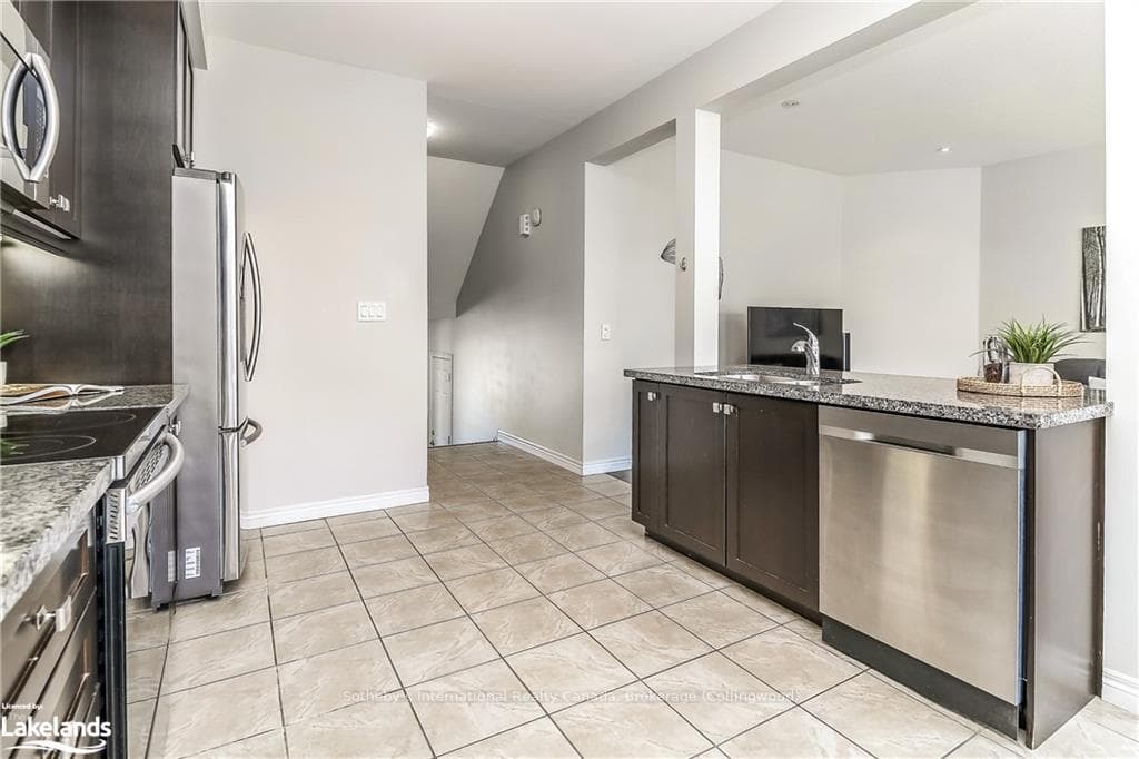 108 DELPHI Lane photo 7