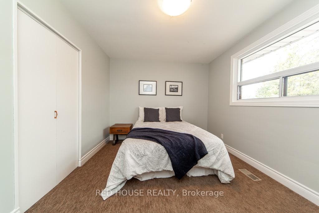 131 Cultra Square photo 13