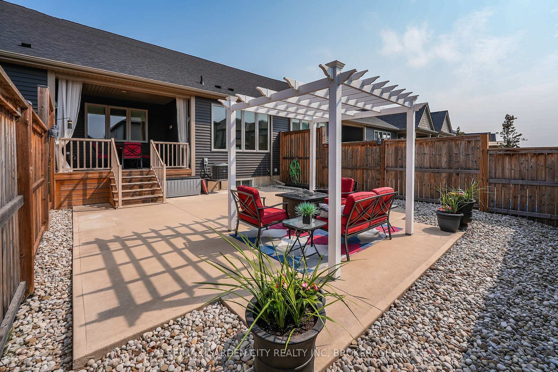 3 Campbell Street photo 38