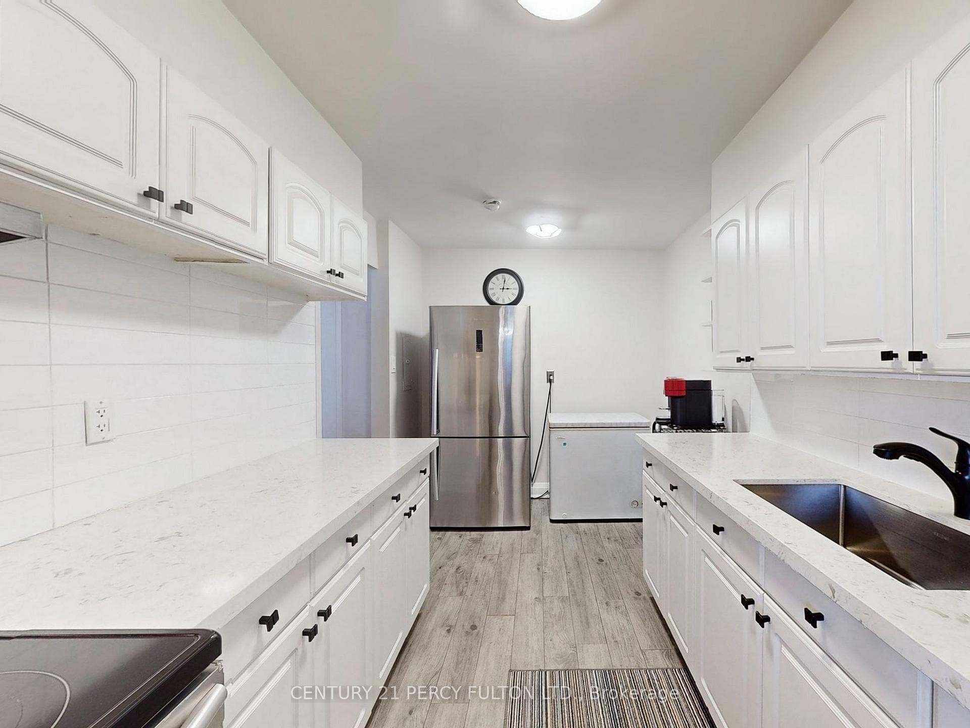 180 Markham Road Unit 511 photo 16