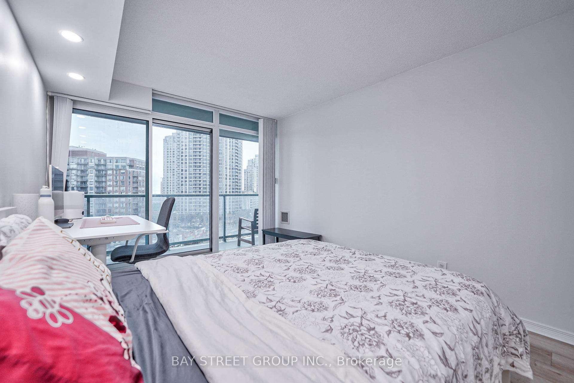5500 Yonge Street Unit 803 photo 31